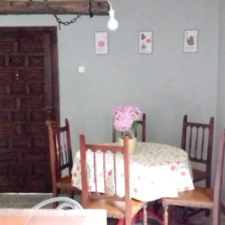 Cosy House In * Isongo